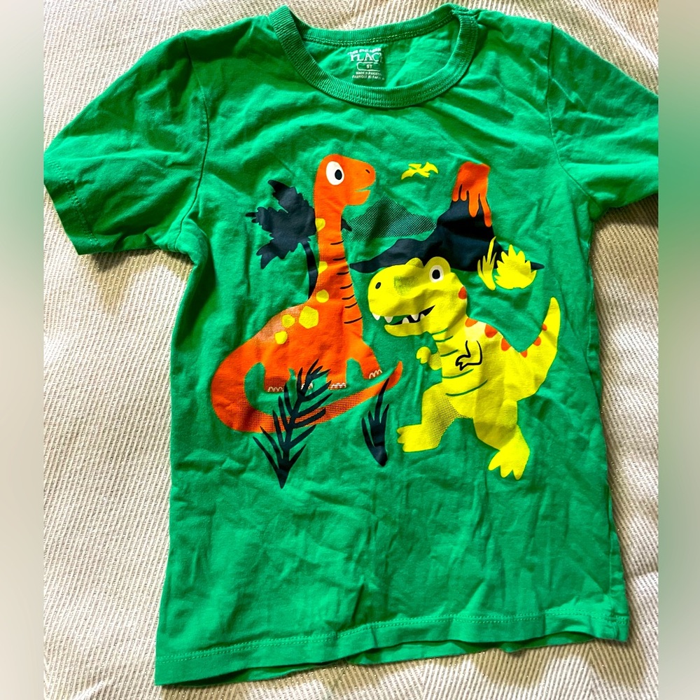 The Children’s Place Green Dino T-shirt, Size 5T